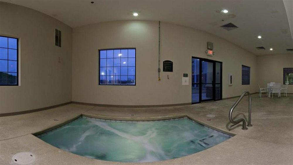 Holiday Inn Express Hotel & Suites Vinita By Ihg Exterior photo